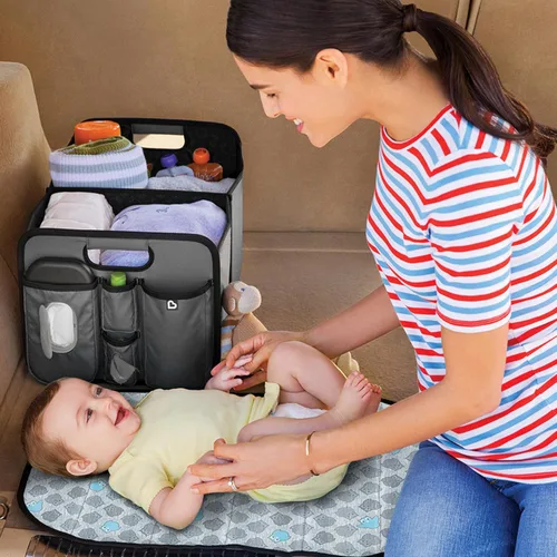 Miniatura 4 de Organizador de maletero Munchkin Out-n-About para SUVs y coches con almohadilla portátil para cambiar pañales y toallitas húmedas para bebés