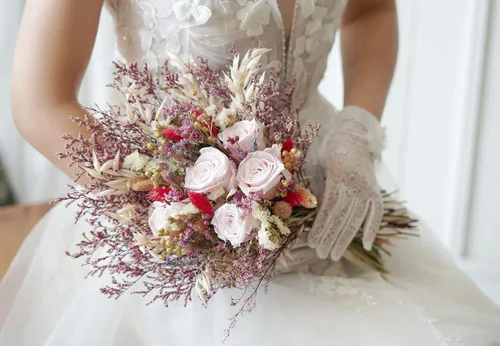 Miniatura 9 de Ramo de boda de rosas preservadas rosadas, Lovergrass, ramo de boda bohemio, ramo de hierba de pampa, ramo de flores secas, ramo de novia de 12 a 14