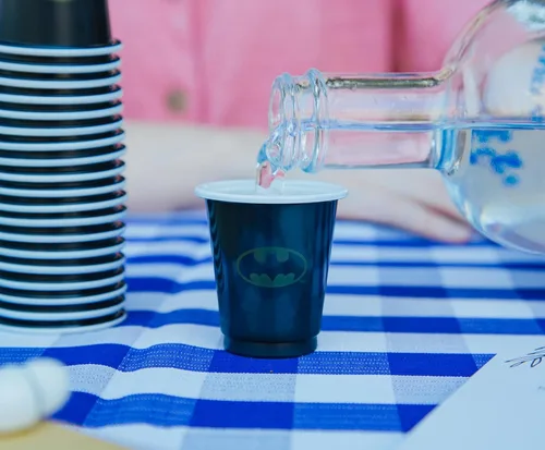 Miniatura 5 de Silver Buffalo DC Comics Batman - Paquete de 20 mini vasos desechables de plástico para fiestas, 2 onzas