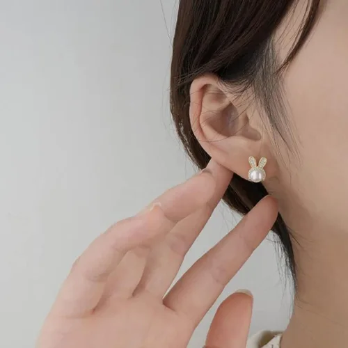 Miniatura 3 de SLUYNZ Aretes de plata de ley con diseño de conejo para mujer, con perlas de circonita cúbica, aretes de conejo, aretes de Pascua