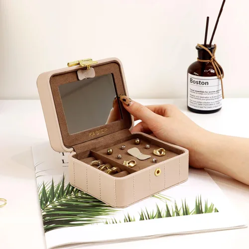 Miniatura 4 de KAMIER Joyero de viaje, organizador de joyas de viaje de cuero acolchado con diamante, caja organizadora de joyas de viaje pequeña para mujeres