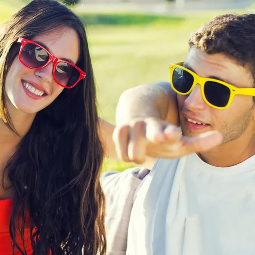 Miniatura 68 de Suministros para regalos de fiesta de colores neón Paquete de 8 gafas de sol unisex