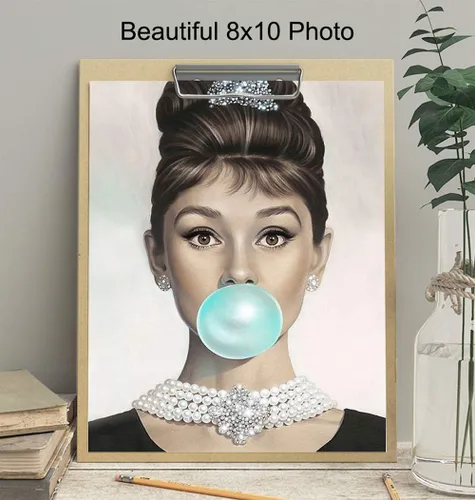 Miniatura 4 de Audrey Hepburn - Arte de pared de Audrey Hepburn azul, Holly Golightly, arte de pared glamoroso, póster de película vintage, regalo para mujeres