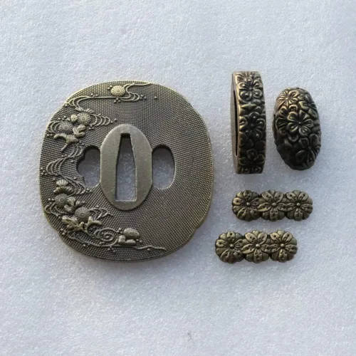 Miniatura 36 de Espada samurái japonesa KOSHIRAE – TSUBA FUCHI KASHIRA MENUKI 68-100