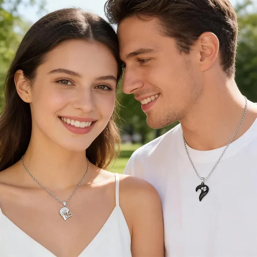 Miniatura 3 de HUASAI Juego de 4 collares de corazón para mujeres, parejas, collares, pulseras a juego para parejas, regalos de joyería, colgante, collar a juego