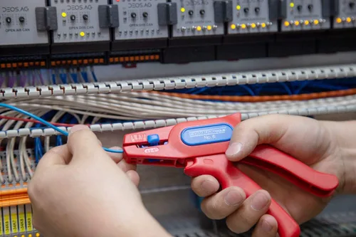Miniatura 5 de WEICON Pelacables Nº 6 para trabajar en directo hasta 1000 voltios Herramienta peladora para cables redondos Rango de trabajo 0,2-6,0 mm²