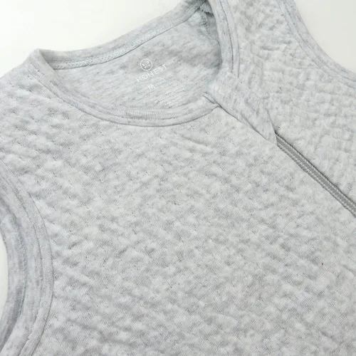 Miniatura 5 de HonestBaby Manta de vestir de algodón orgánico acolchada, gris claro jaspeado, grande