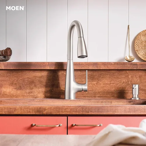 Miniatura 9 de Grifo de cocina Moen Haelyn con acabado resistente a manchas de acero inoxidable, mango único, rociador desplegable con Power Boost para limpieza