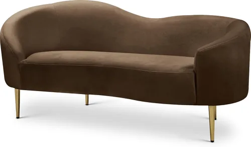 Meridian Furniture 659Brown-L Ritz Collection Modern | Sofá biplaza tapizado contemporáneo con terciopelo marrón intenso, patas de metal dorado,