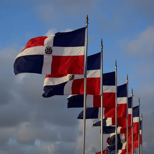 Miniatura 2 de Bradford Bandera dominicana de 4 x 6 pies para exteriores, bordada de República Dominicana para pared, bandera dominicana de doble cara con ojales