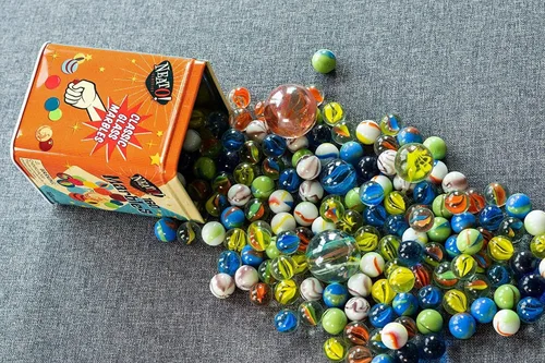 Miniatura 2 de ¡Neato! 160 canicas clásicas en una caja de lata por Toysmith - Tirador de vidrio retro nostálgico, los juegos de canicas son un juego atemporal