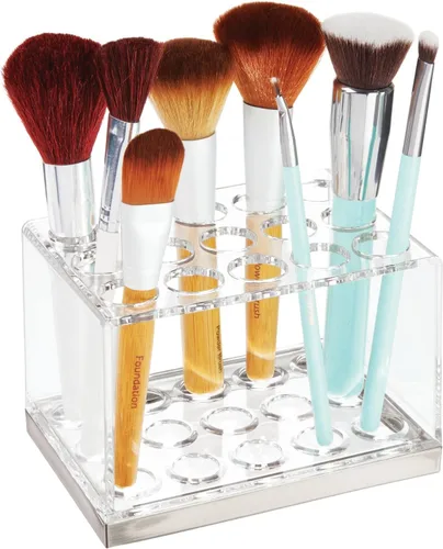 mDesign Organizador de almacenamiento de brochas de maquillaje de plástico con 15 ranuras para encimera de baño, tocador para sostener lápices de