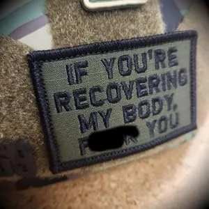 Miniatura 2 de If You're Recovering My Body - Parche de 2 x 3 con velcro, color oliva Drab