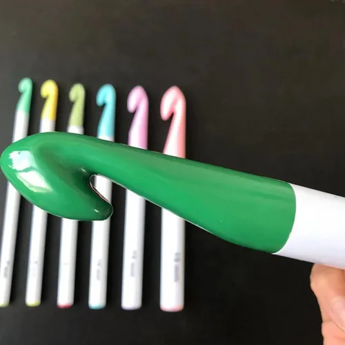Miniatura 8 de Juego de 7 ganchos de ganchillo con mango de plástico enorme de 0.276 in-0.787 in, agujas de tejer para suéter colorido, hilo de tejer, herramientas