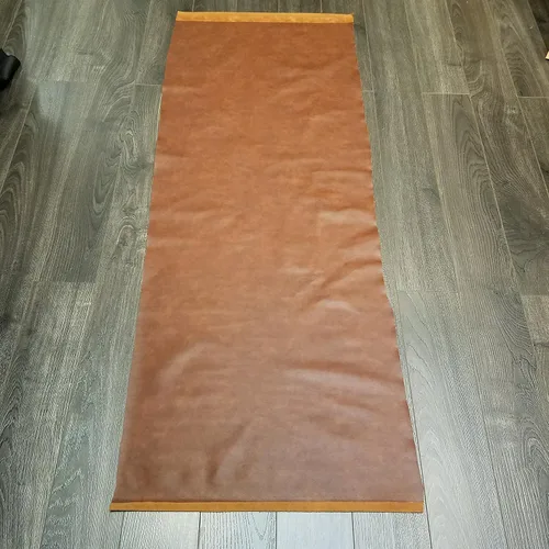 Miniatura 2 de Cuero sintético vegano de imitación color coñac envejecido, 0.9 mm, Madison 1/2 yarda, 18-20 pulgadas de ancho x 54 pulgadas de largo, tapicería