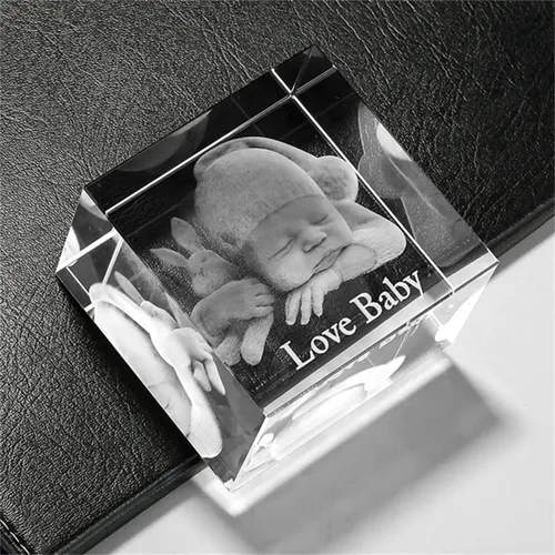 Miniatura 3 de Marco de fotos de cristal personalizado para amantes de la familia, álbum de fotos, marco de fotos láser con base LED para boda (2.0 x 2.0 x 3.1 in)
