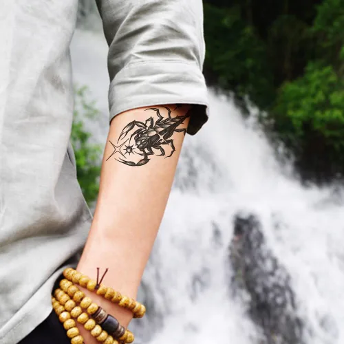 Miniatura 4 de 2 hojas de tatuajes temporales pequeños de escorpión para adultos, tatuajes falsos de escorpión negro, arte corporal impermeable de larga duración