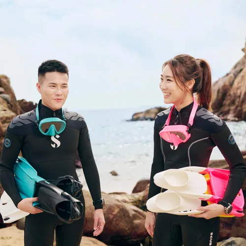 Miniatura 6 de SCUBAPRO Máscara de buceo fantasma, diseño sin marco de bajo volumen con lente única ultra transparente, falda de silicona y hebillas de correa