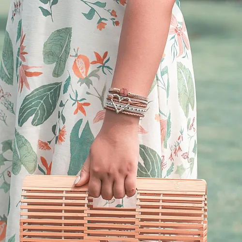 Miniatura 9 de FANCY SHINY Pulseras de cuero con forma de corazón, apilables, bohemias, pulseras de diamantes de imitación de resina de moda con cierre magnético