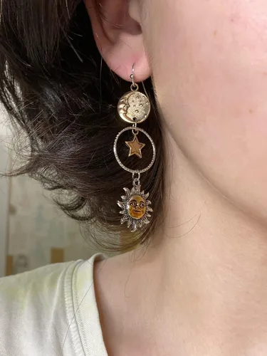 Miniatura 3 de Aretes colgantes vintage de sol y luna para mujer, aretes asimétricos de mitología griega (dorado)