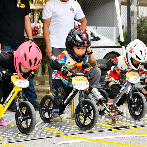 Miniatura 3 de Strider Bicicleta deportiva de 12 pulgadas – Bicicleta de equilibrio sin pedal para niños de 1 a 4 años – Incluye almohadilla de seguridad, asiento