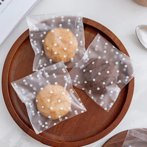Miniatura 4 de Zezzxu 300 bolsas autoadhesivas para galletas, 4 x 4 pulgadas, bolsas de celofán con lunares blancos para embalaje, regalo