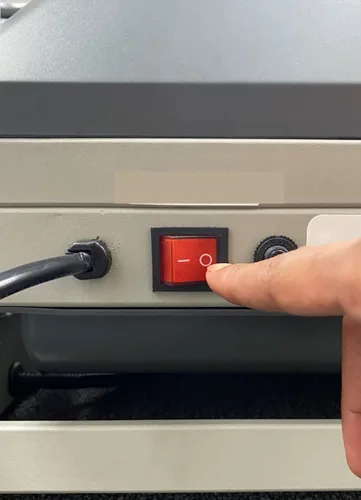 Miniatura 2 de Interruptor de encendido/apagado de la cinta de correr – Número de pieza 022476 y F030001 – Compatible con cintas de correr Sole F60 F63 F65 F80 F83
