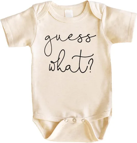 Bump and Beyond Designs Anuncio de embarazo sorpresa para que la familia adivine qué