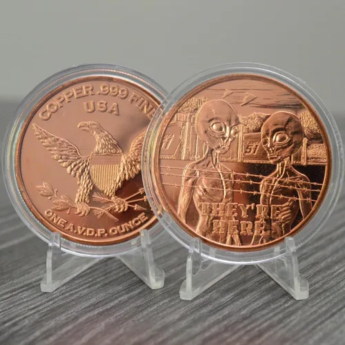 Miniatura 2 de Aliens They are Here Area 51 Moneda redonda coleccionable de cobre 999 de 1 oz (1.535 in) en cápsula - COA by Heavenly Metals Están aquí