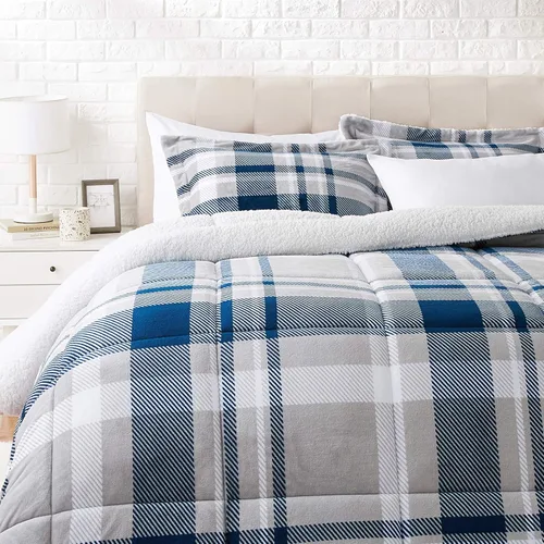Miniatura 25 de Amazon Basics Juego de ropa de cama de 3 piezas, Sherpa de micromink, ultrasuave, edredón cálido para todas las estaciones, tamaño King, azul Azul