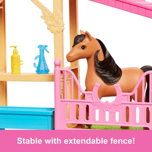 Miniatura 4 de Conjunto de juego de establo de juguetes Barbie con muñeca de moda, poni pequeño y más de 10 accesorios, inspirado en Misterios: La Gran Carrera