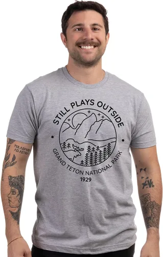 Miniatura 8 de Camiseta de senderismo Still Plays Outside Divertida camiseta para excursionista, camping, campista, al aire libre, hombres y mujeres