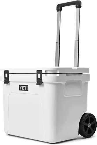 Miniatura 11 de YETI Roadie 60 - Hielera con ruedas y mango retráctil de periscopio Rojo rescate