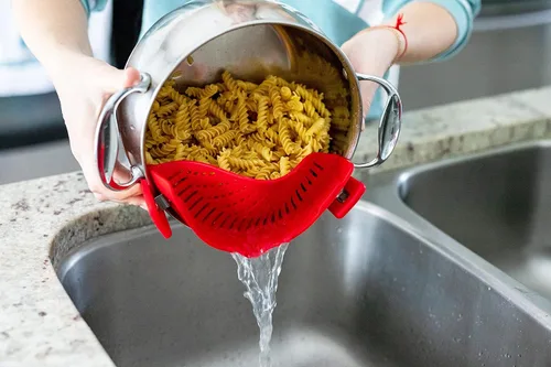 Miniatura 2 de Arlig Colador de pasta con clip de silicona, ajuste universal para todas las ollas y cuencos, escurridor a presión para carne, verduras, colador