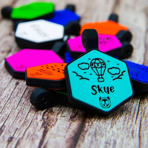 Miniatura 4 de Etiqueta de silicona silenciosa para perro personalizada con 5 líneas de identificación de mascotas grabadas profundas, duradera, sin sonido, diseño