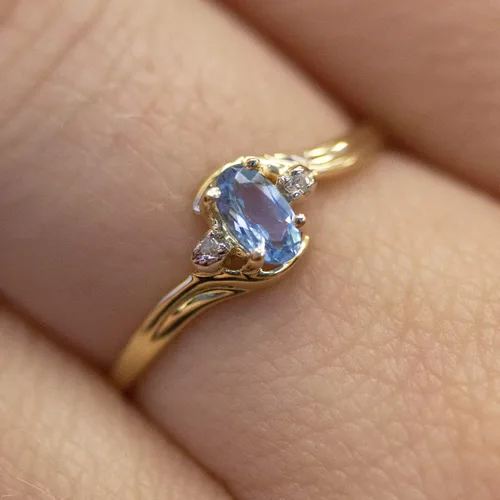 Miniatura 3 de Anillo ovalado de oro amarillo de 14 k con topacio azul y diamantes