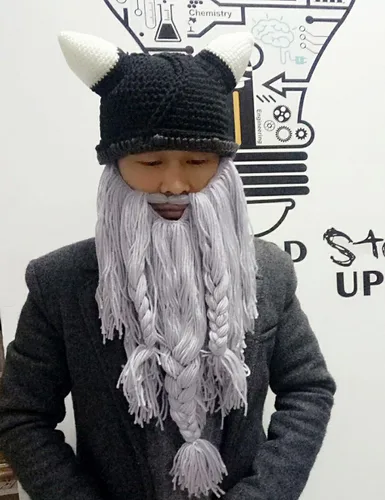 Miniatura 4 de YEKEYI Sombrero de cuerno de barba vikingo gorro de invierno cálido máscara de lana tejida divertida gorra de calavera