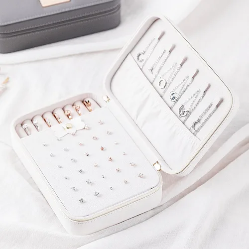 Miniatura 4 de SANQIANWAN Pequeña caja organizadora de viaje de joyería con estuche portátil de piel sintética para collares anillos aretes regalos para novia
