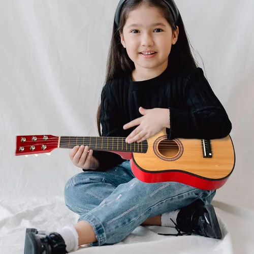 Miniatura 9 de Kisangel Guitarra acústica popular de 23.22 pulgadas, guitarra de 6 cuerdas para principiantes para niños y adultos, instrumento musical de tilo