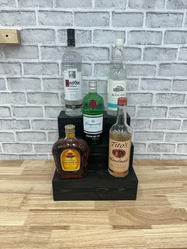 Estantería de exhibición escalonada hecha a mano, exhibición de barra de tres niveles, organizador de barra, exhibición de botellas de licor (12