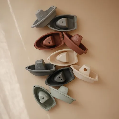 Miniatura 8 de mushie Juguete apilable de barcos de baño (original) Juguetes flotantes de bañera para bebés y niños pequeños, juego de 5 Fabricado en Dinamarca