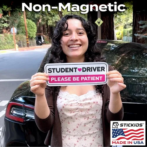 Miniatura 2 de Stickios Calcomanías de vinilo no magnéticas rosadas para estudiantes conductores, extraíbles para automóviles y ventanas, fabricadas en Estados