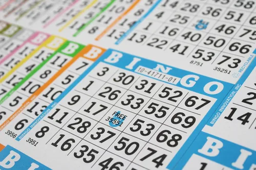 Miniatura 7 de Libros de bingo – 3 caras, 10 páginas cada una, 100 libros de juegos desechables – Hojas de Dauber Bold – Tarjetas de bingo reciclables