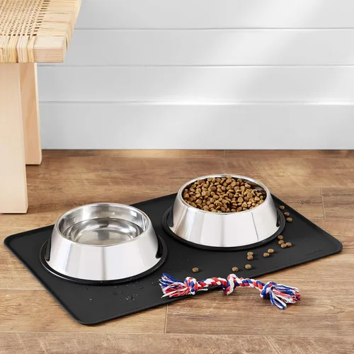 Miniatura 5 de Amazon Basics Tapete de silicona antideslizante e impermeable para comida para gatos y perros, tapetes para mascotas con bordes elevados para Negro
