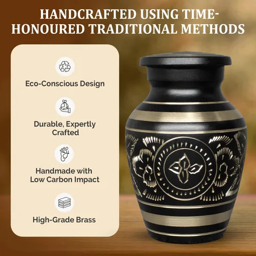 Miniatura 6 de Urnas pequeñas para cenizas humanas, recuerdo funerario grabado a mano de latón con elegante acabado negro, mini conmemorativo de cremación