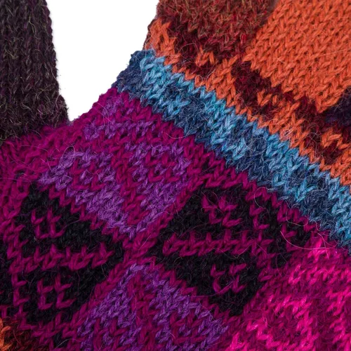 Miniatura 4 de NOVICA Guantes de alpaca hechos a mano artesanalmente multicolor de Perú, accesorios de lana con estampado "patchwork peruano en magenta", Varios