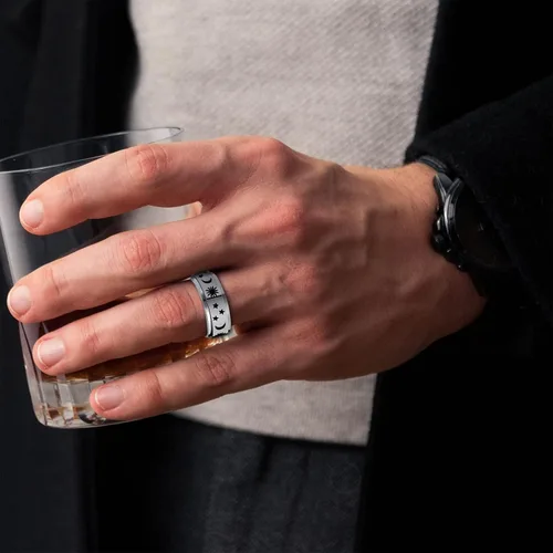 Miniatura 37 de LAOYOU Anillo giratorio para hombre para alivio de la ansiedad 0.315 in de acero inoxidable negro anillo de ansiedad con incrustaciones de cadena