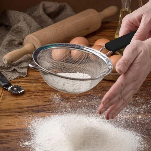 Miniatura 3 de Colador de malla fina con mango de goma termoplástica – Tamiz de malla fina de acero inoxidable – Ideal para tamizar harina, azúcar glaseado, frutas