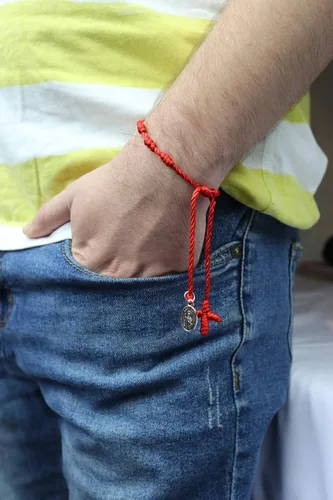 Miniatura 3 de Pulsera de San Judas con rosario pequeño, con medalla de San Judas, color rojo