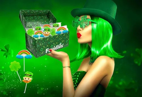 Miniatura 3 de Fruidles Paquete de 12 paletas con diseño de duende y arco iris del día de San Patricio, caja de recuerdos de fiesta, envueltas individualmente